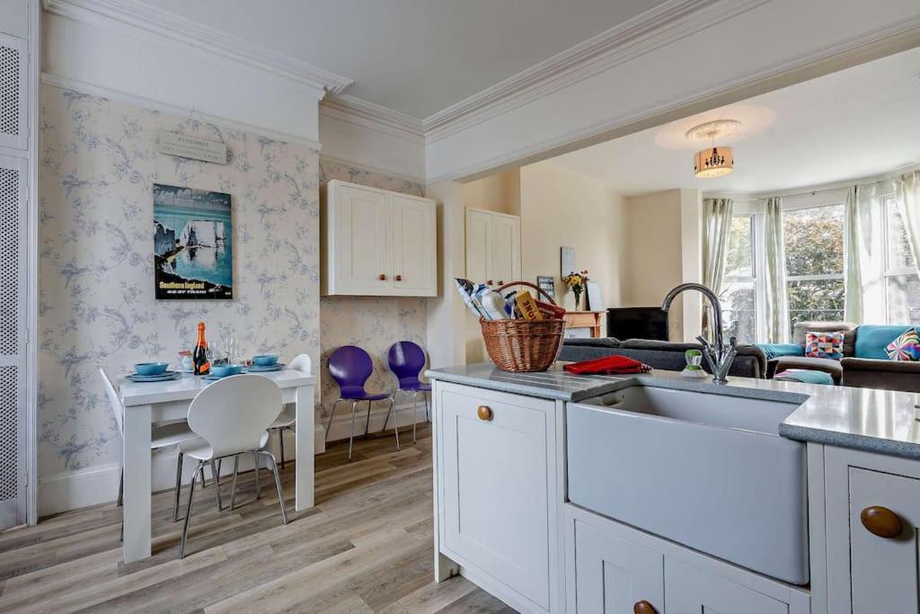 Dizzy Heights Swanage Sleeps 10 With Amazing Views Villa ภายนอก รูปภาพ
