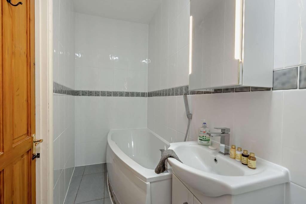 Dizzy Heights Swanage Sleeps 10 With Amazing Views Villa ภายนอก รูปภาพ